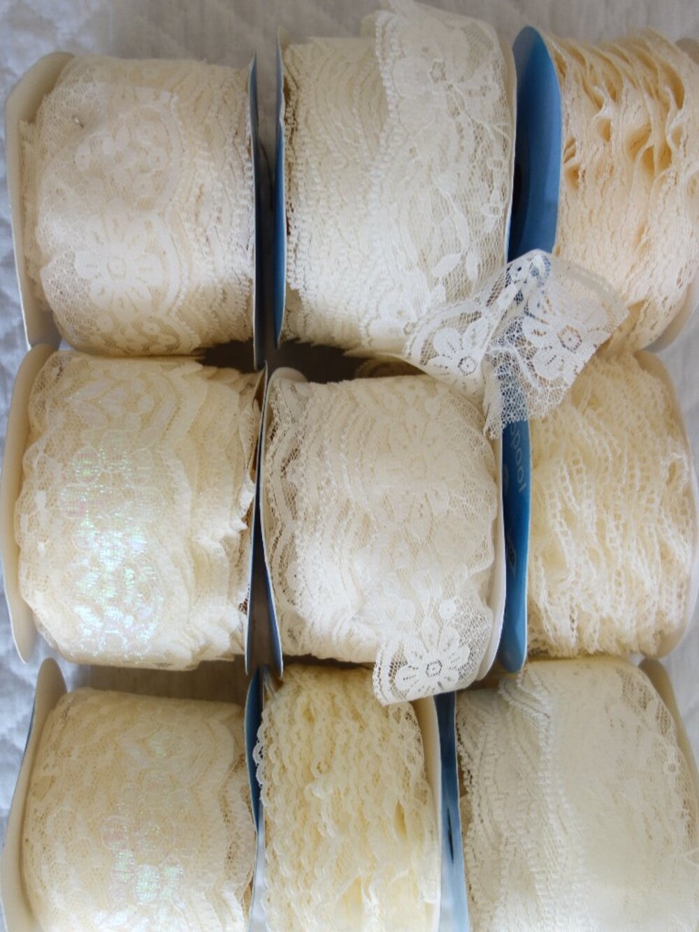 HUGE!!! Lot of whites & cream lace trim ribbon crochet sewing notions - Picture 4 of 7